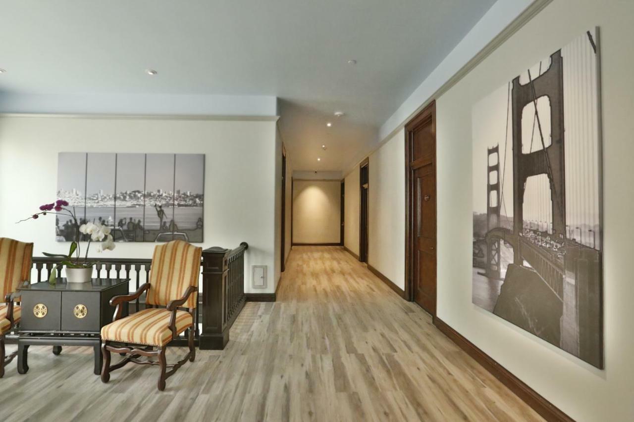 Trending Inn Oakland Bagian luar foto