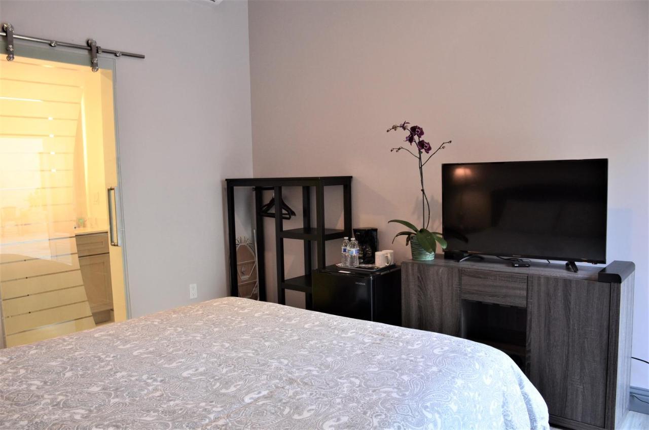 Trending Inn Oakland Bagian luar foto